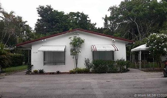 3rd image of 3118 SW 15th Ave #E