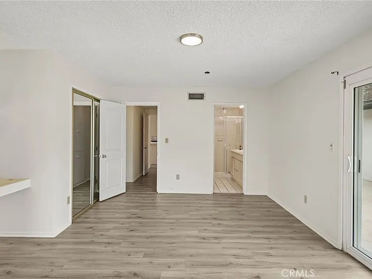 11803 Gerald Ave — Photo 15