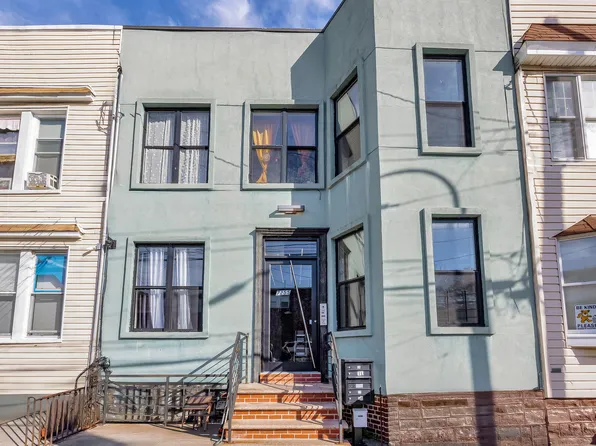 72-55 60 Lane image 1 of 28