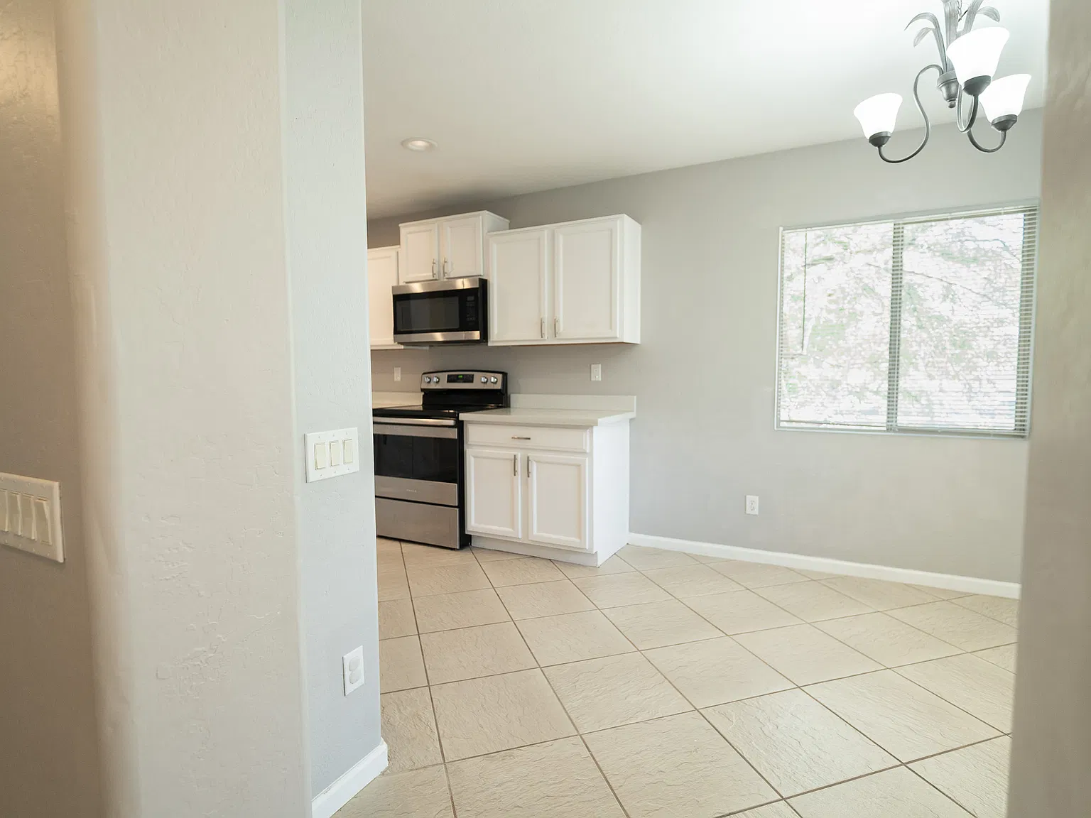 1744 Maddison Circle - 1 — Photo 3