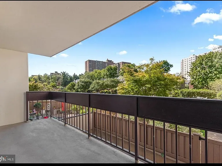 5300 Holmes Run Pkwy #319 — Photo 15