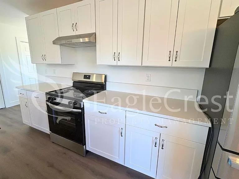 420 Ankeny St — Photo 44