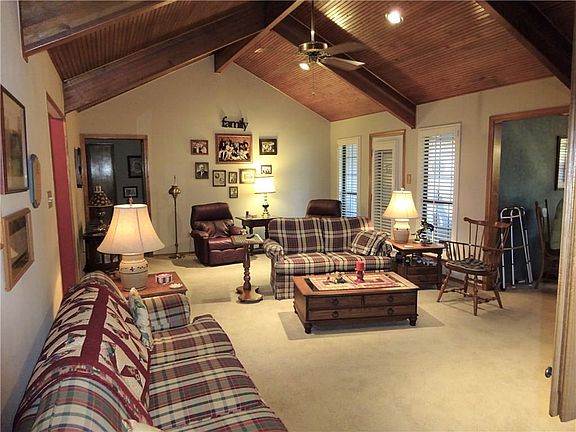 3rd image of 6114 Kingswood Dr