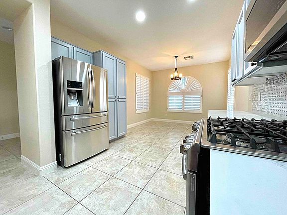 Kitchen & Dining room