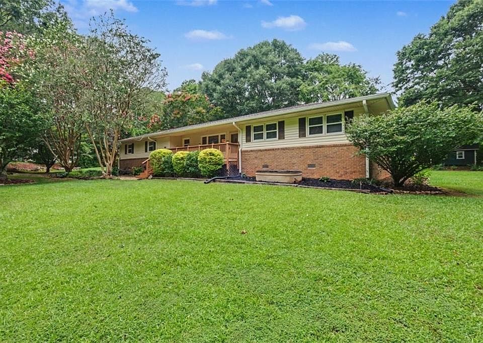 1st image of 345 Hickory Hills Dr