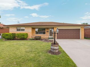 13216 Cromie Dr, Warren, MI 48088