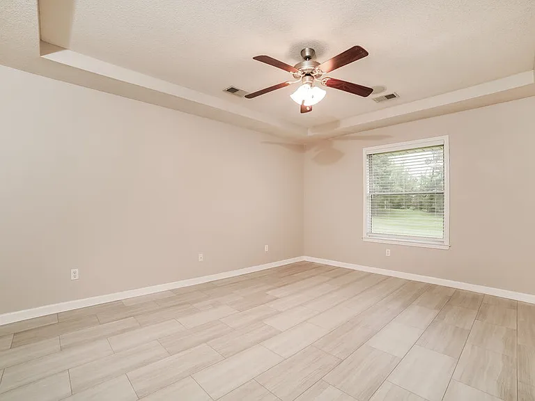 3950 Spring Lakes Cir — Photo 8