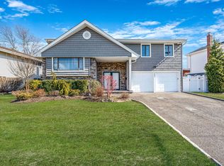 3001 Hewlett Ave, Merrick, NY 11566