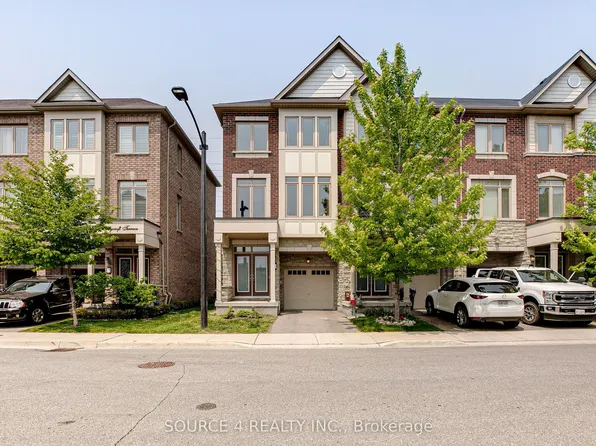 379 Ladycroft Ter #14, Mississauga, ON L5A 0A7