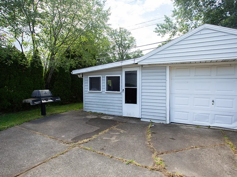 21170 Wilmore Ave — Photo 7