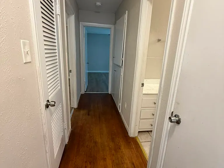 6413 Lambeth Ln — Photo 12