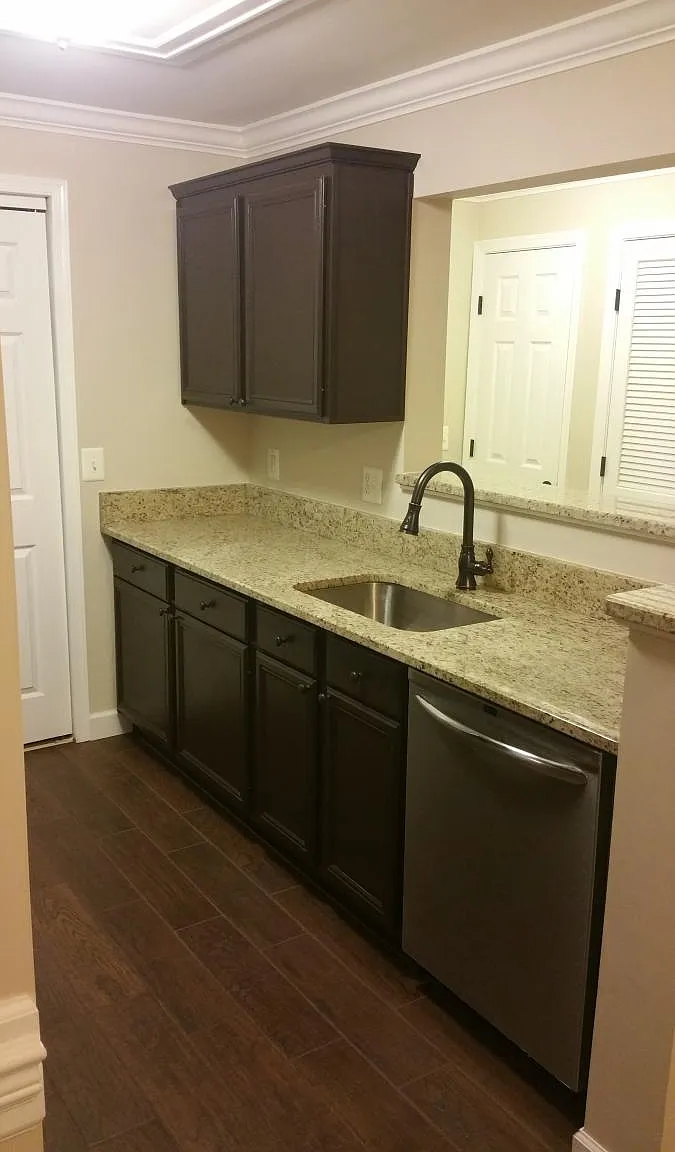 2 bed, 1105 sqft, $2,300 — Photo 3
