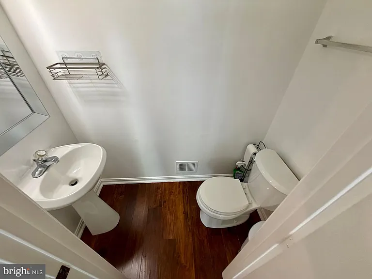 9804 Royal Commerce Pl — Photo 8