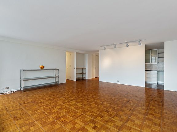 4th image of 330 W Diversey Pkwy APT 1804