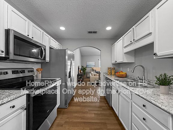 4th image of 1306 Forbes St