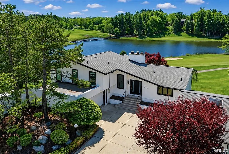 1762 Saint Johns Ct