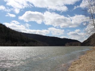 369 Valley Trails Ln, Franklin, PA 16323