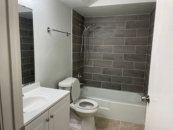 5th image of 2007 Santa Anna Dr