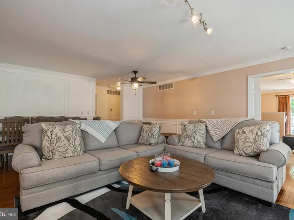 109 Harvard Ave, Gloucester City, NJ 08030