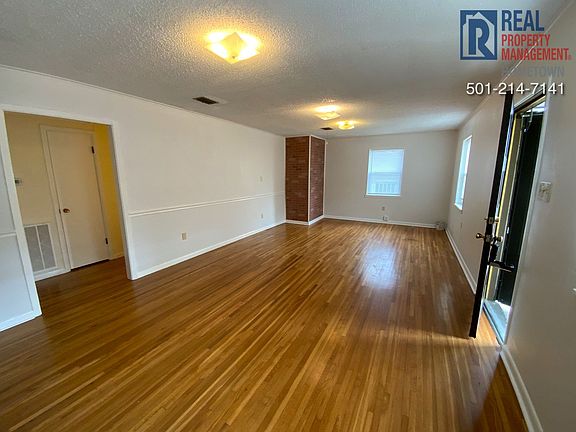 3rd image of 711 W 54th St