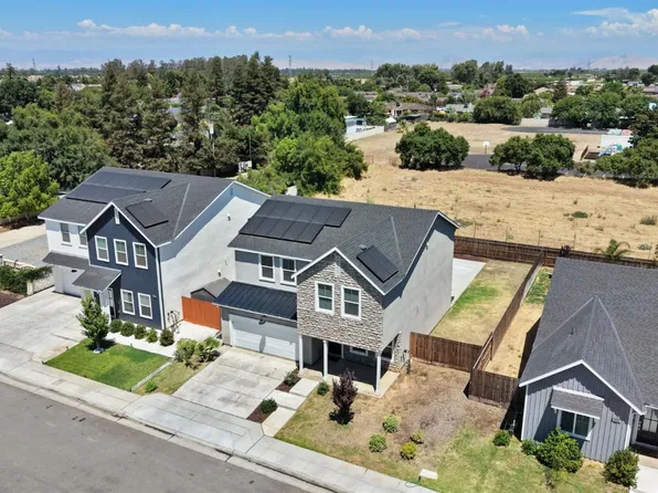 454 S Apricot Ave, Fresno, CA 93727