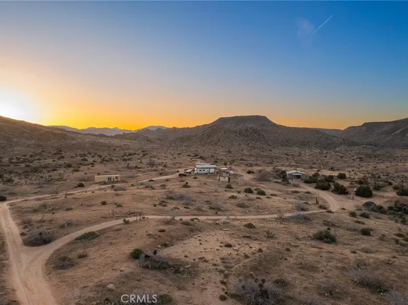 1111 Saratoga St, Pioneertown, CA 92268