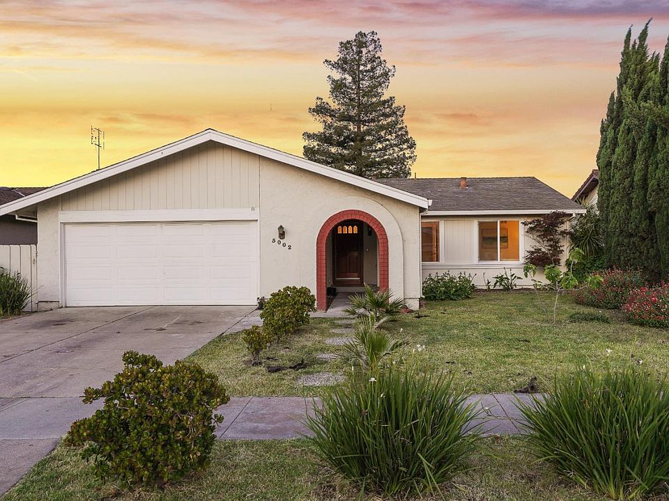 2nd image of 5002 Gazania Dr