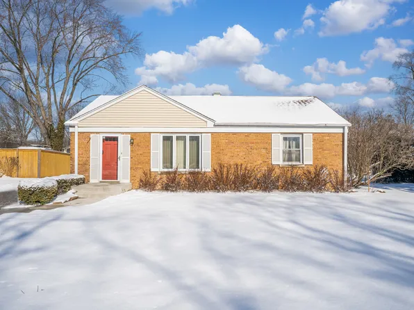 412 W Larkdale Ln, Mount Prospect, IL 60056