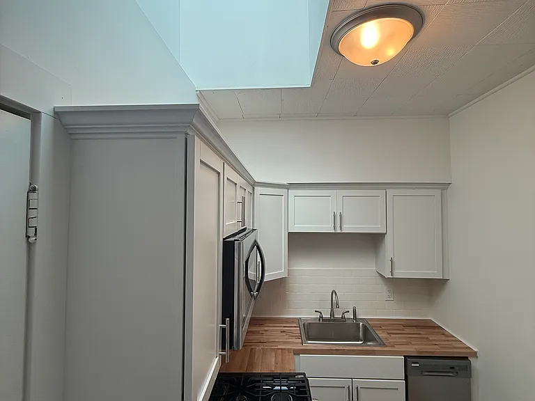 1517 Como Ave SE #2 — Photo 18