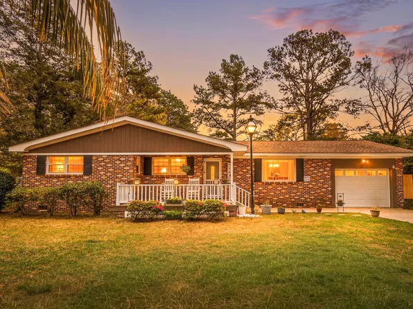 821 N Palmetto St, Summerville, SC 29483