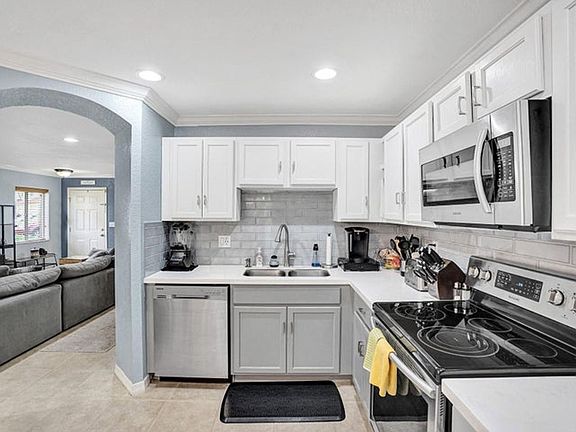4th image of 1715 Arezzo Cir