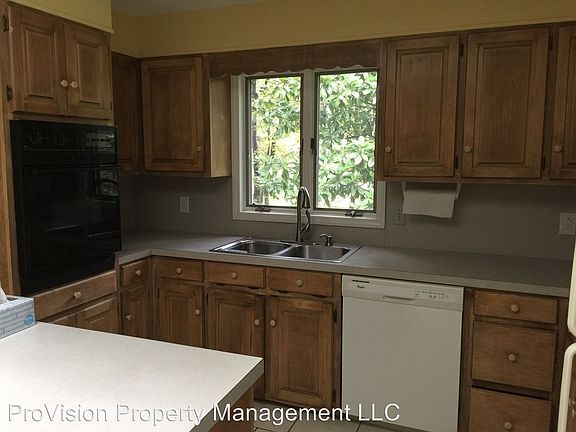 3rd image of 657 Cross Creek Dr