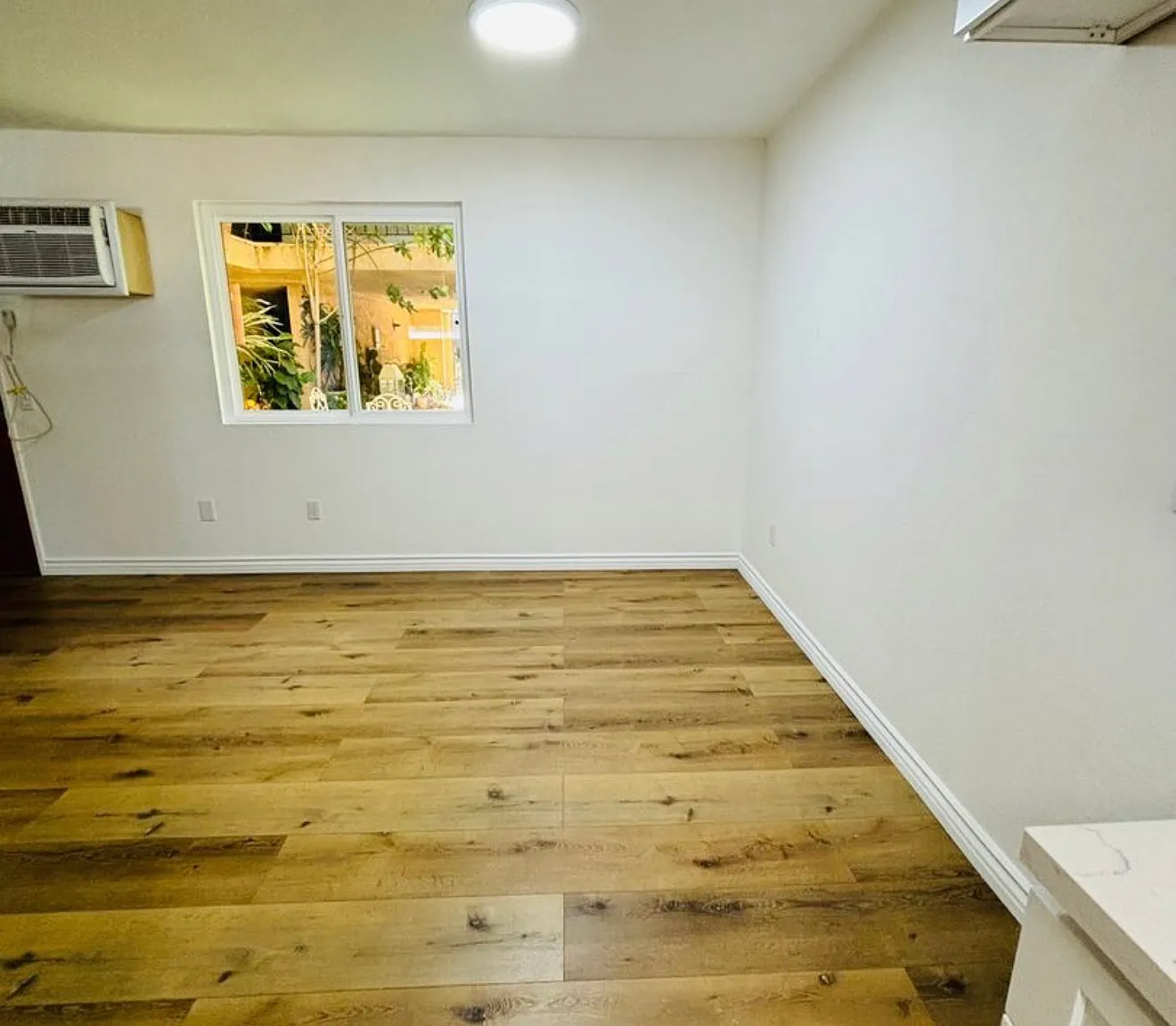 10635 Sherman Grove Ave — Photo 4