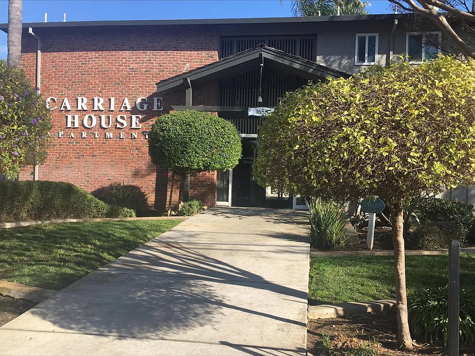 Carriage House Apartments