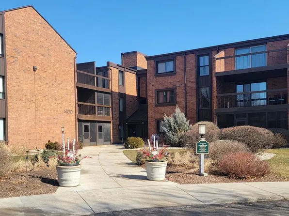 6100 West Stonehedge DRIVE #103, Greenfield, WI 53220