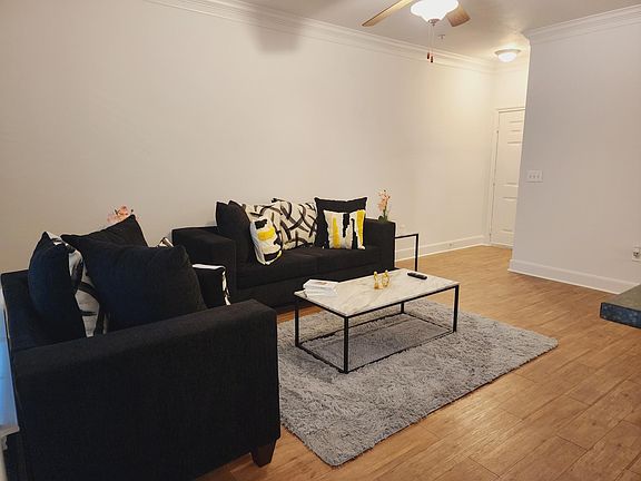 4th image of 7501 Kirby Dr #411