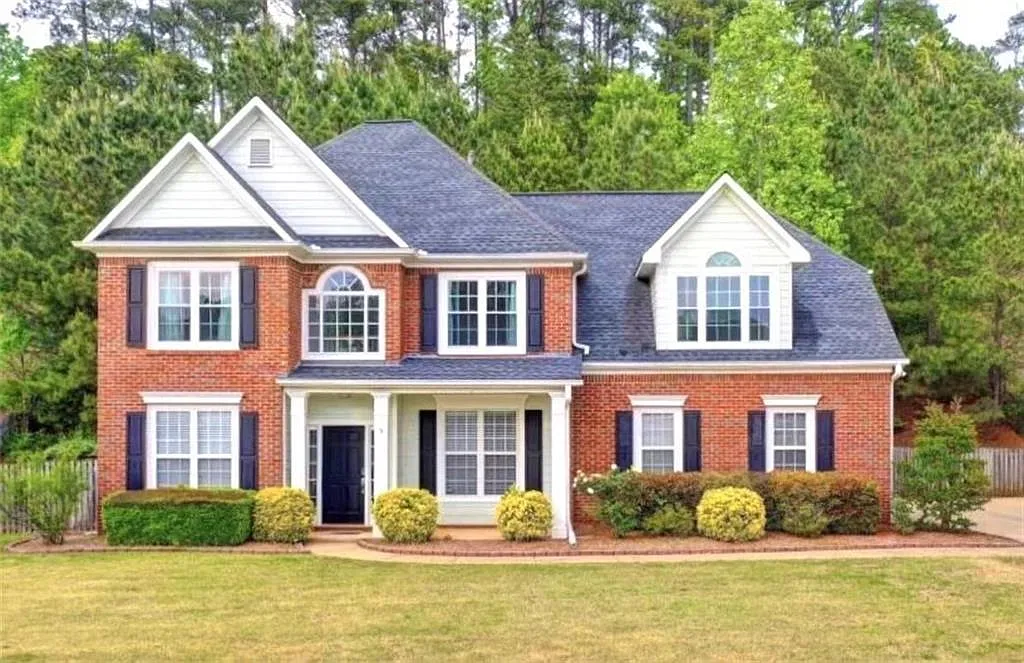 5 bed, 3.0 bath, 2470 sqft, $3,000 — Photo 1