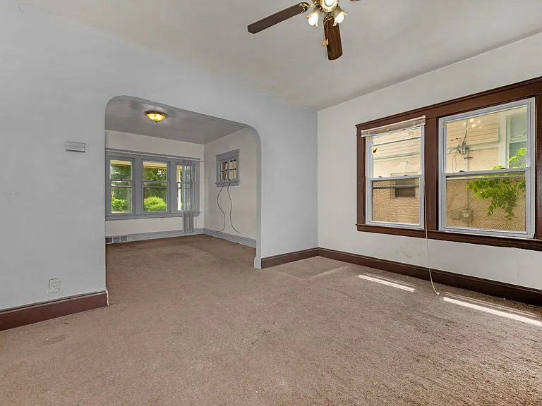 2828 E 125th St #D — Photo 18