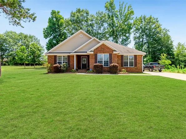 579 River Birch Dr, Prattville, AL 36067