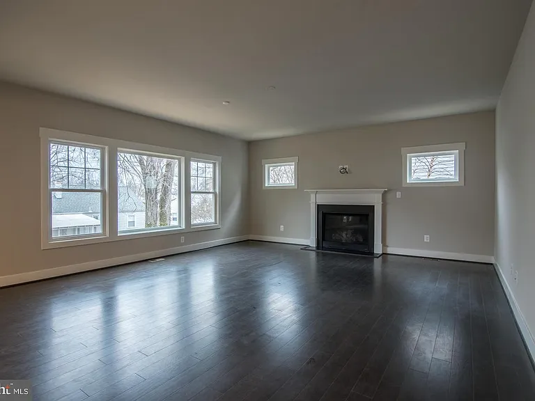 6928 Regent Ln — Photo 28