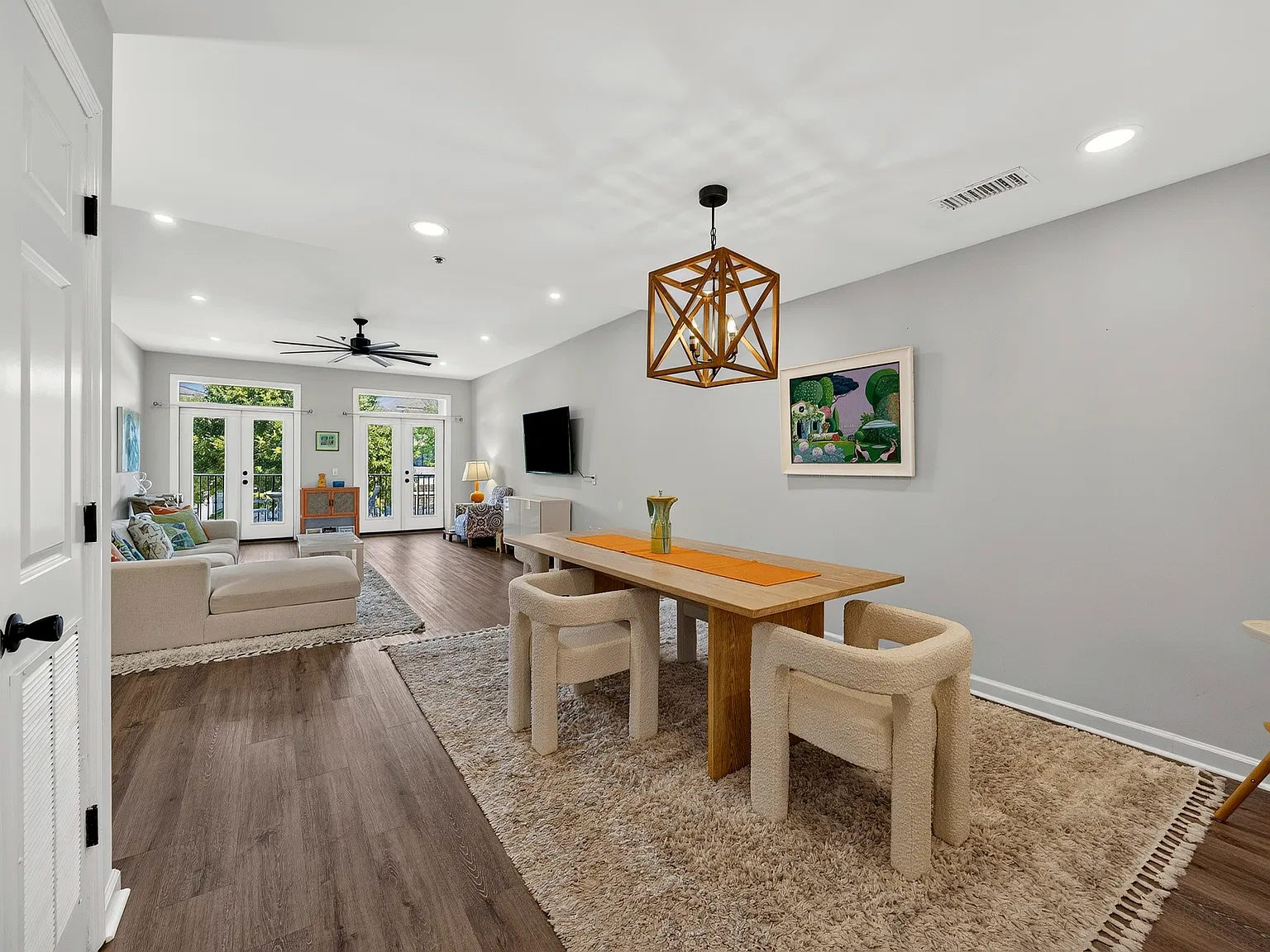 2 bed, 1895 sqft, $2,700 — Photo 4
