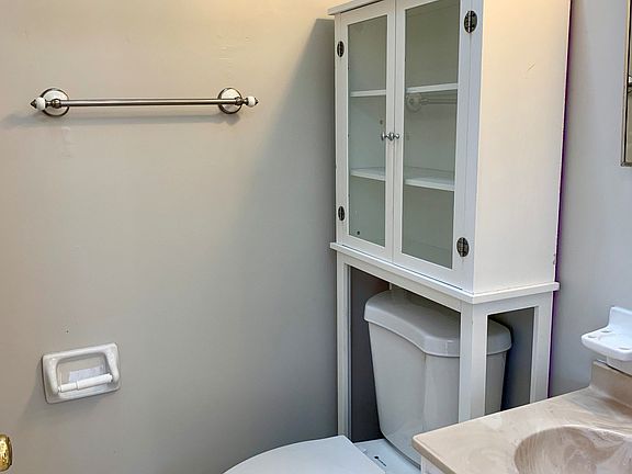 3rd image of 2505 Essex Pl