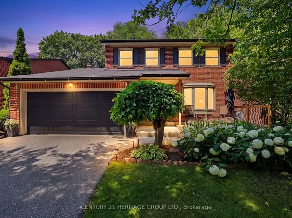 214 Lancaster Ave, Newmarket, ON L3Y 5X2