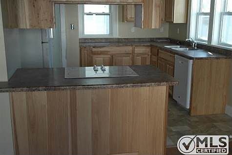 4th image of 829 Woodward Ave