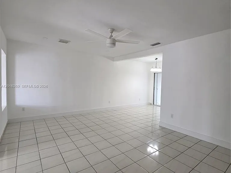 4601 SW 5th St — Photo 14