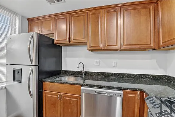 1364 Constitution Ave NE #1 — Photo 8