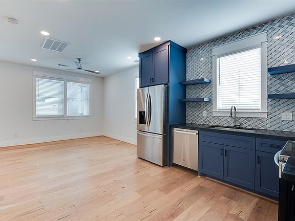 3rd image of 425 W 21st St #B