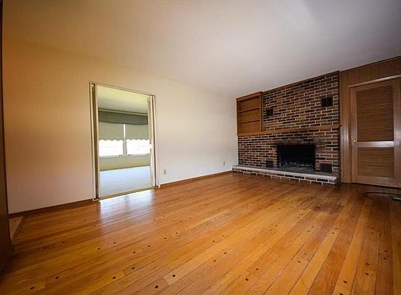 5th image of 10330 Badgley Dr