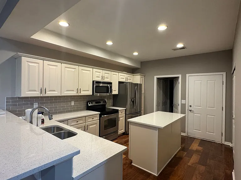 2416 Coltsview Ln — Photo 5