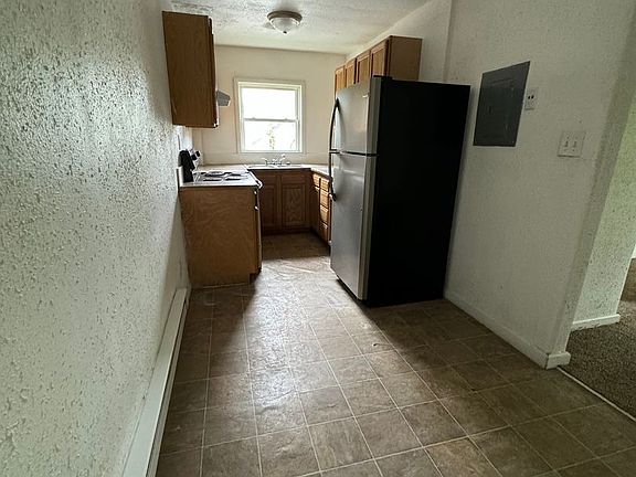 3rd image of 265 Victor Ave APT 5